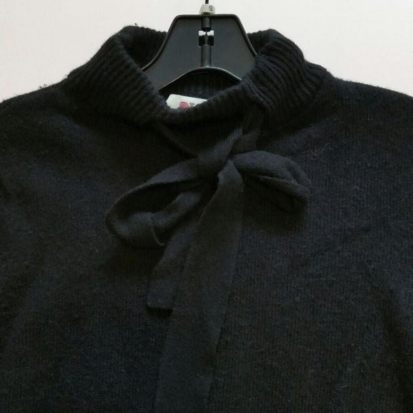 Vineyard vines Women’s black bow sweater - Picture 2 of 5